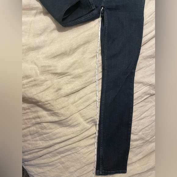 NWOT   Guess Dark Blue Los Angeles FOxY Skinny Jeans.    size 28 - Picture 5 of 8